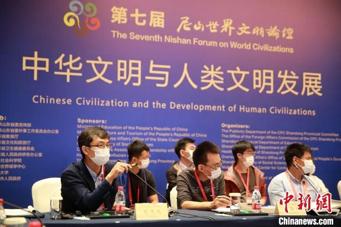 9月27日，第七屆尼山世界文明論壇在山東曲阜開幕。近200位海內(nèi)外專家學(xué)者將進(jìn)行30場對話交流活動?！×籂?攝