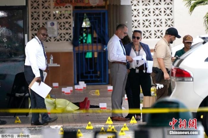 當?shù)貢r間5月30日凌晨，位于美國佛羅里達州東南部的邁阿密戴德縣發(fā)生大規(guī)模槍擊事件，造成2人死亡、20多人受傷。圖為槍擊案現(xiàn)場。