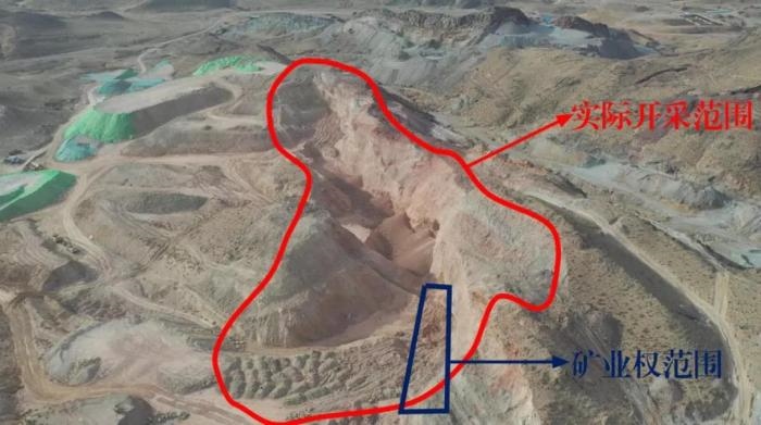 2021年12月11日，督察組使用無人機(jī)拍攝，銅鐵溝礦礦業(yè)權(quán)面積僅6.9畝，越界開采達(dá)182畝，超出26.4倍；實際開采深度達(dá)35米，遠(yuǎn)超采礦許可證允許開采深度要求
