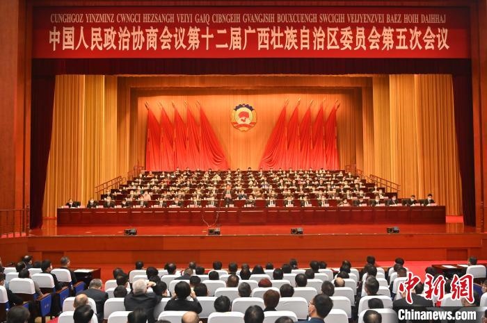 圖為大會閉幕?！∮峋?攝