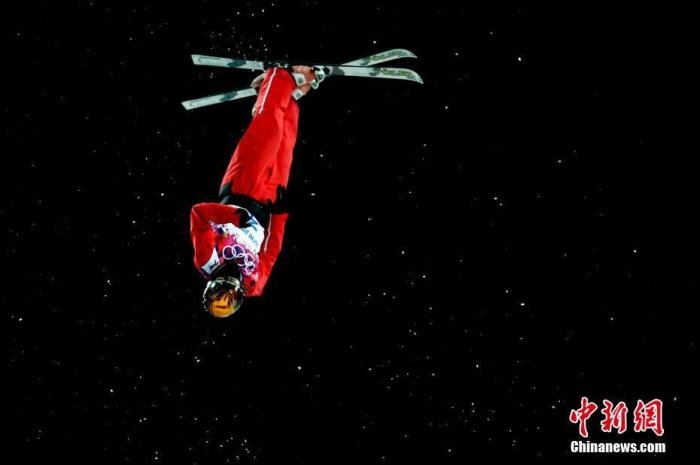 徐夢桃在比賽中。<a target='_blank' href='/'>中新社</a>記者 富田 攝