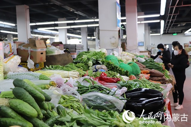 本輪疫情初期的美通農(nóng)產(chǎn)品批發(fā)市場。玉泉區(qū)融媒體中心供圖