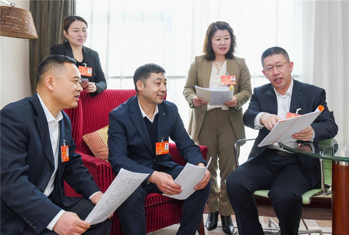 奮進(jìn)2024｜代表來了！自治區(qū)十四屆人大二次會(huì)議召開在即
