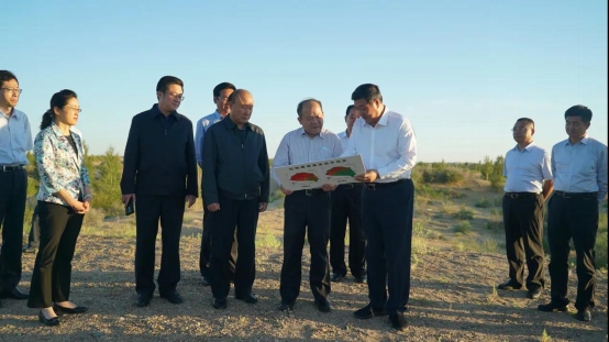 1599443492104587.png 國家發(fā)改委副主任兼國家統(tǒng)計局局長寧吉喆在庫布其考察調(diào)研405.png