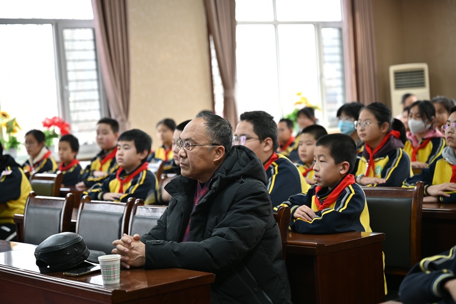 1703308887287753.jpg 呼和浩特市關(guān)工委委員梁亞?wèn)|.JPG