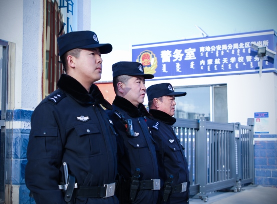 站好“護(hù)學(xué)崗”，守護(hù)“成長(zhǎng)路”——南地公安持續(xù)開展護(hù)學(xué)行動(dòng)214.png