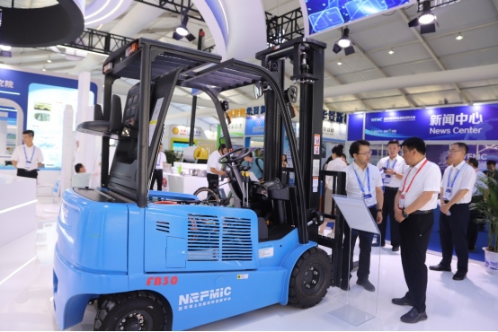 1721965682106271.png 組圖|聚焦“雙新”大會 大咖云集“展”風采303.png