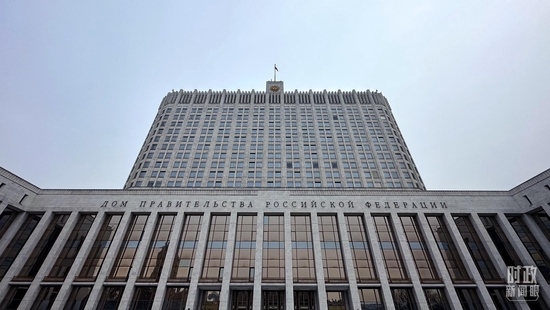 △俄羅斯聯(lián)邦政府大廈。（總臺(tái)央視記者范一鳴拍攝）