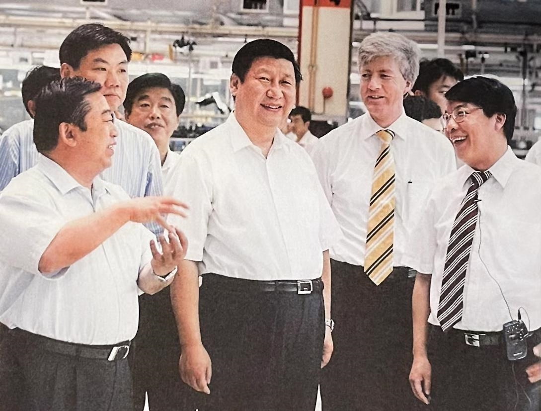 2007年7月，習(xí)近平調(diào)研上海大眾汽車有限公司。
