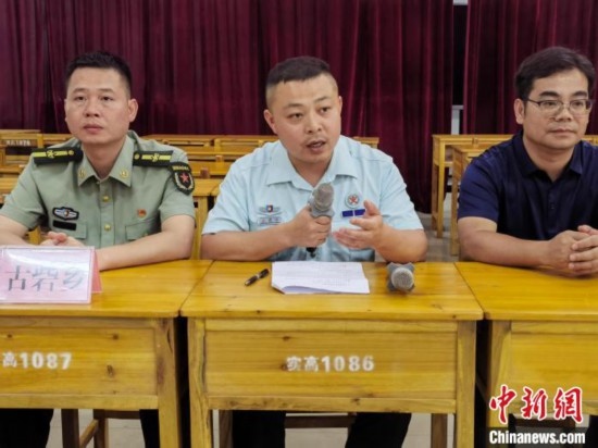 宣講員宣講。韋碩 攝