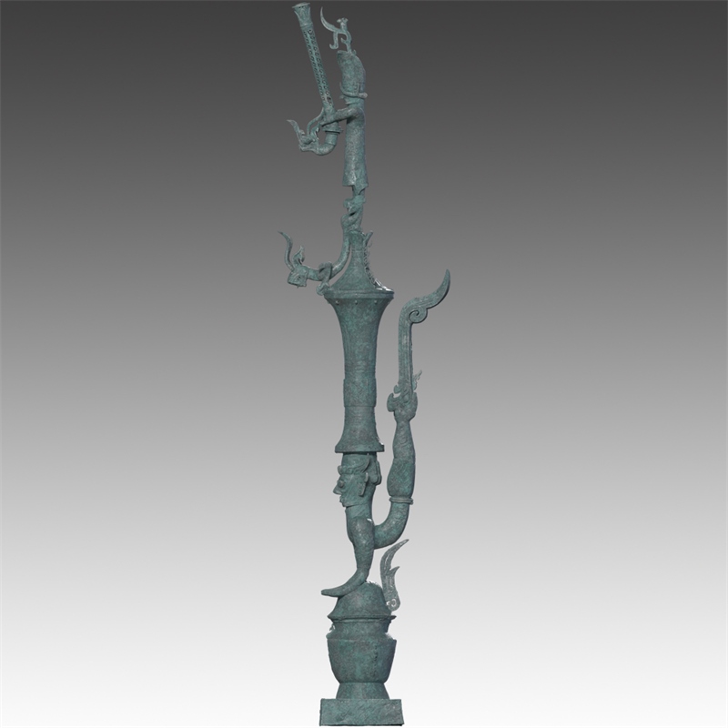 銅罍座倒立鳥足頂尊神像。四川省文物考古研究院供圖