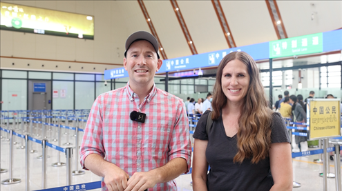 6月13日，來自美國的德拉古（Dragoo）夫婦將首次乘坐中老鐵路國際旅客列車從中國出境。李揚(yáng) 攝