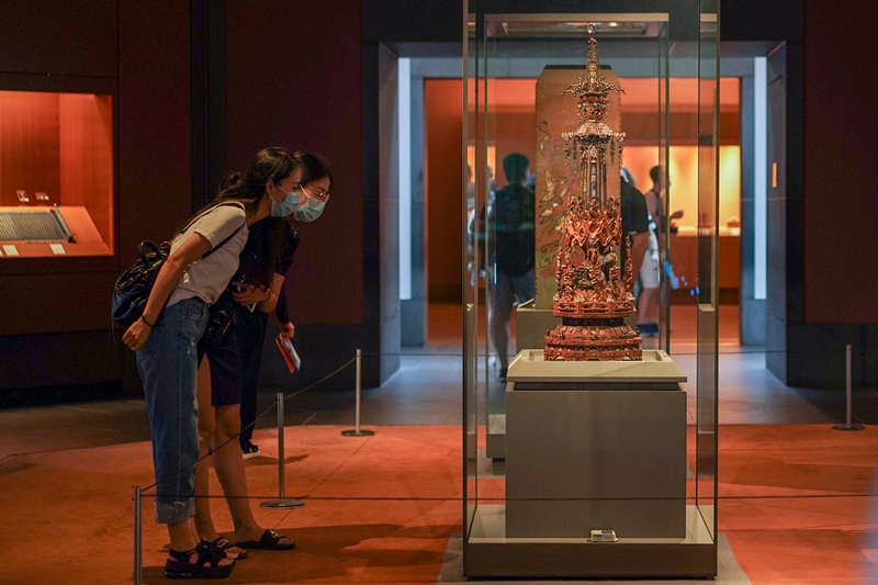 2020年7月24日，觀眾在蘇州博物館內(nèi)參觀。