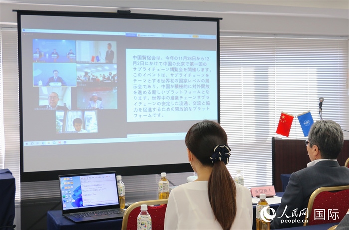 中國(guó)貿(mào)促會(huì)副會(huì)長(zhǎng)柯良棟視頻致辭。人民網(wǎng) 許可攝