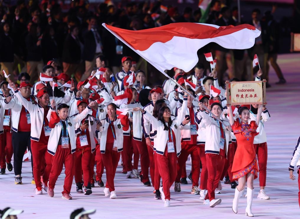 7月28日，印度尼西亞大學生體育代表團在開幕式上入場。新華社記者張麗蕓攝