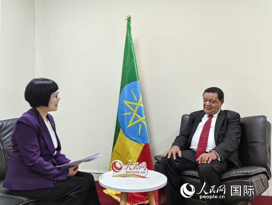 穆拉圖·特肖梅接受人民網(wǎng)記者唐維紅采訪。人民網(wǎng)記者 陳星星攝