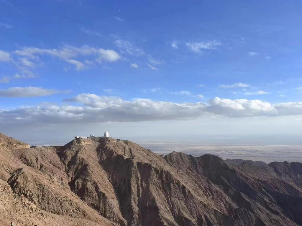 墨子巡天望遠(yuǎn)鏡遠(yuǎn)景圖。（中國科學(xué)技術(shù)大學(xué)供圖）