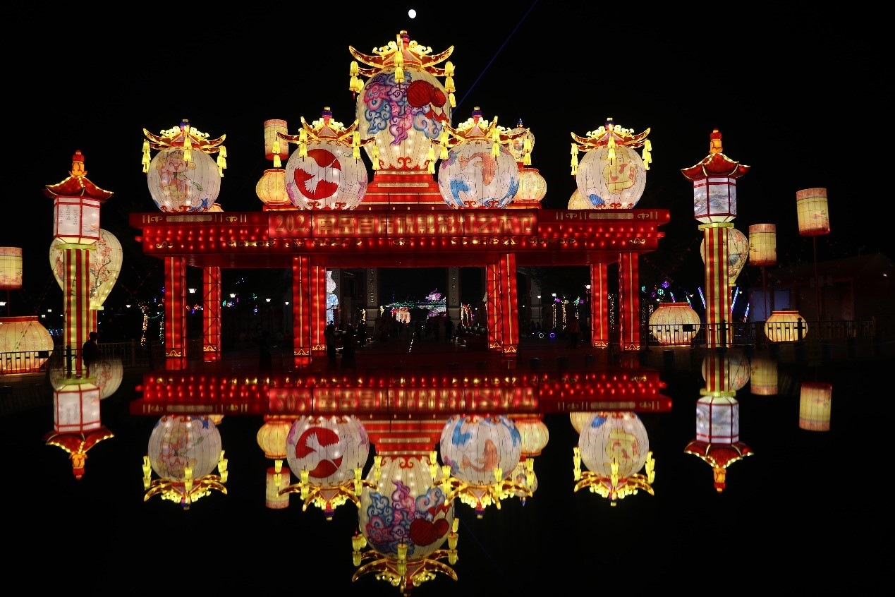 中秋國慶期間，南岳祝融文旅小鎮(zhèn)舉辦祝融花燈節(jié)。曹正平攝