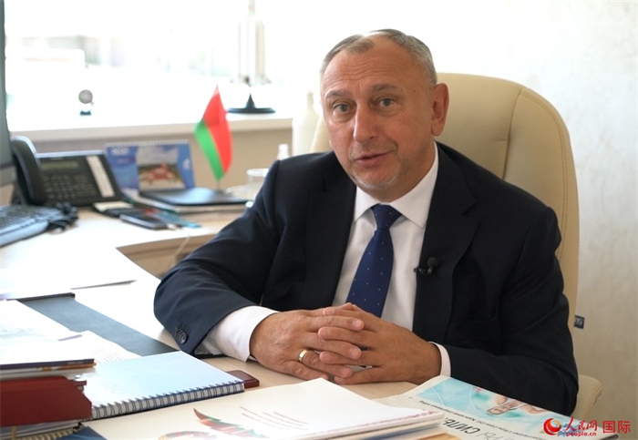 中白工業(yè)園管委會(huì)主任亞歷山大·亞羅申科接受人民網(wǎng)記者采訪。人民網(wǎng) 皇甫萬(wàn)里攝