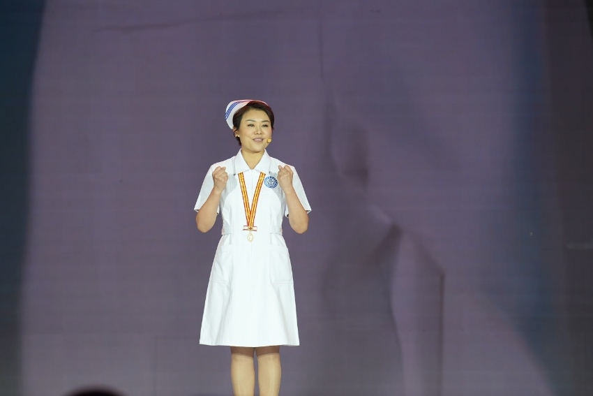 第49屆南丁格爾獎獲得者、四川大學華西醫(yī)院護理部主任蔣艷