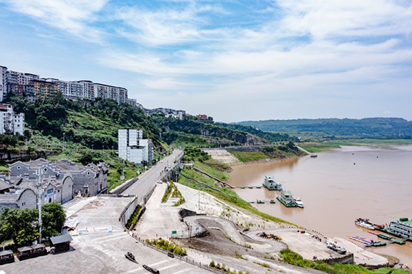 建成后的西沱鎮(zhèn)岸線(xiàn)環(huán)境綜合整治工程局部。受訪(fǎng)者供圖