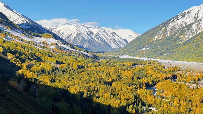 “新東方快車”沿途風(fēng)景。