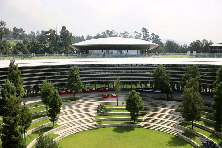 這是在埃塞俄比亞首都亞的斯亞貝巴拍攝的河岸綠色發(fā)展項目設(shè)施之一科技博物館（9月16日攝）。新華社記者 汪平 攝