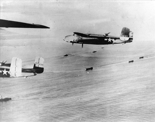 1942年4月18日，美國航空母艦甲板上B－25解放式轟炸機(jī)起飛轟炸東京工業(yè)區(qū)域，此為日本首次受盟軍之進(jìn)攻。