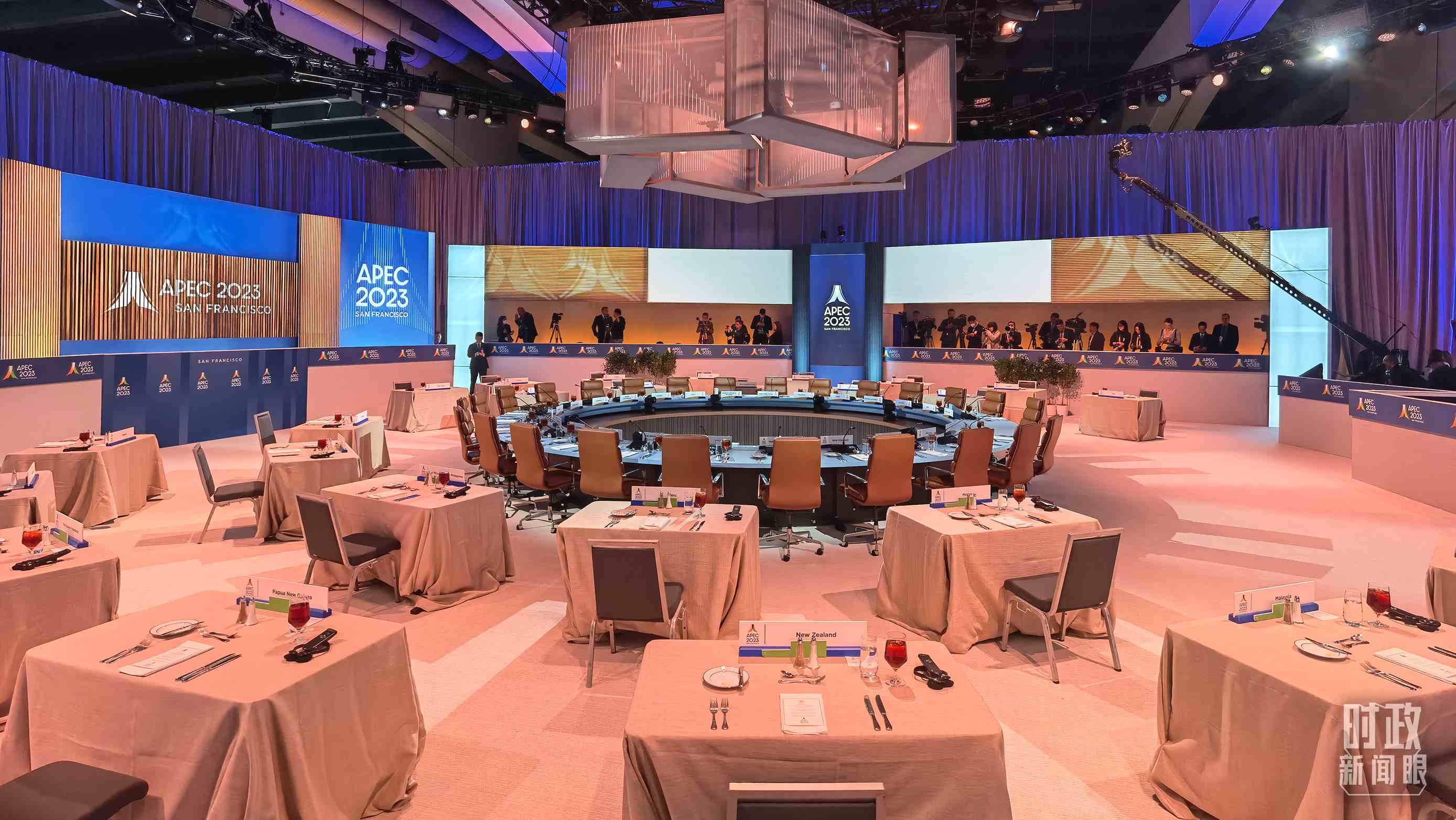 △會議開始前的現(xiàn)場。（總臺央視記者石丞拍攝）