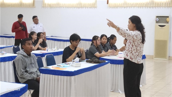 巴陵康孔子學院外方院長普拉巴介紹孔子學院情況。主辦方供圖