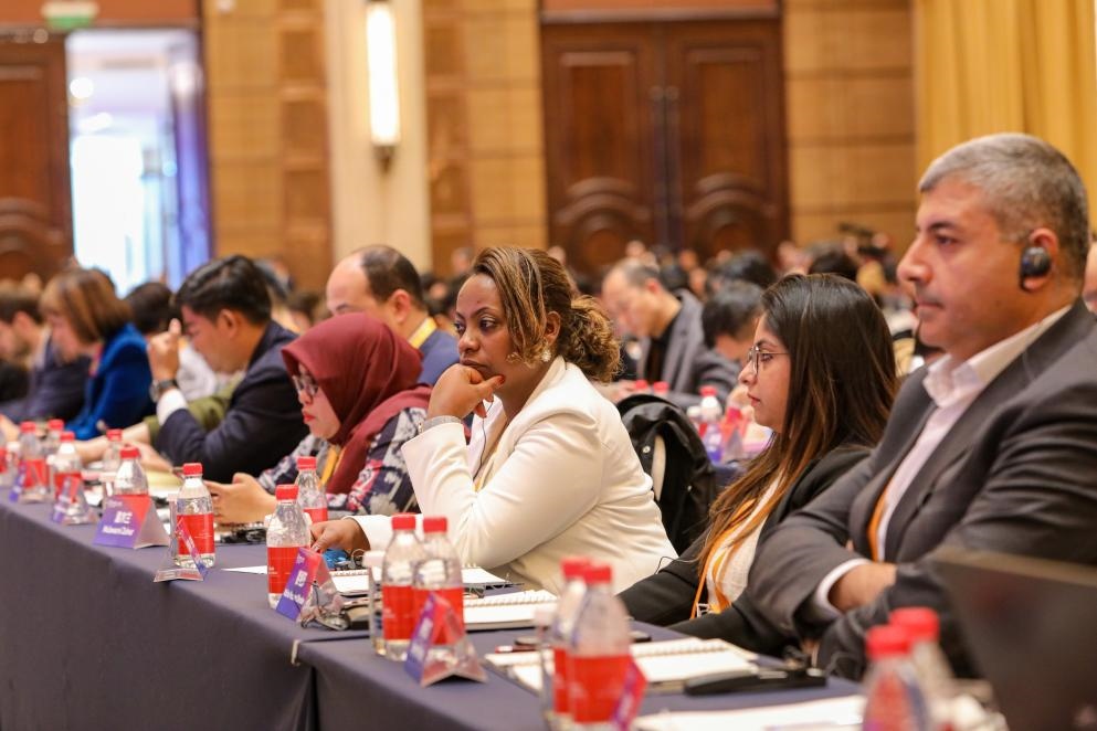 11月24日，論壇嘉賓在聆聽演講。新華社記者 辛夢晨 攝