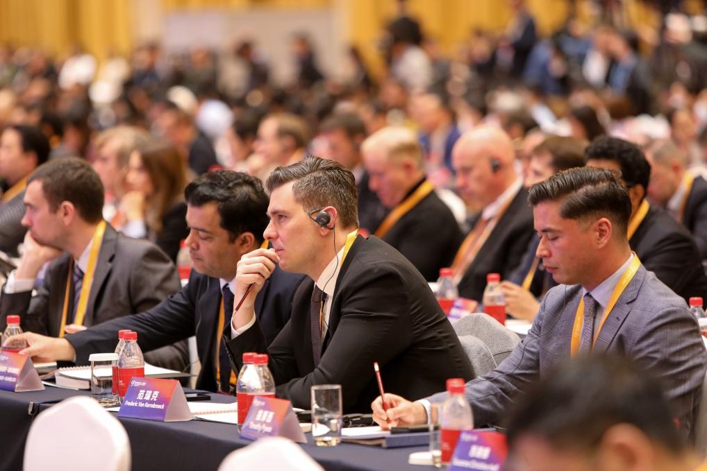 11月24日，論壇嘉賓在聆聽演講。新華社記者 辛夢晨 攝