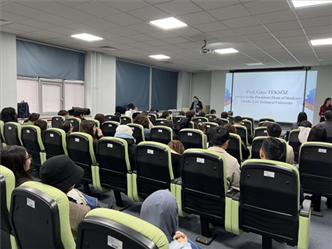 現(xiàn)場宣講中企。主辦方供圖