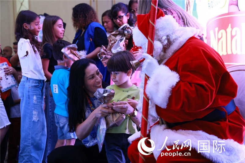 捐贈(zèng)活動(dòng)現(xiàn)場(chǎng)。人民網(wǎng)記者宋亦然攝