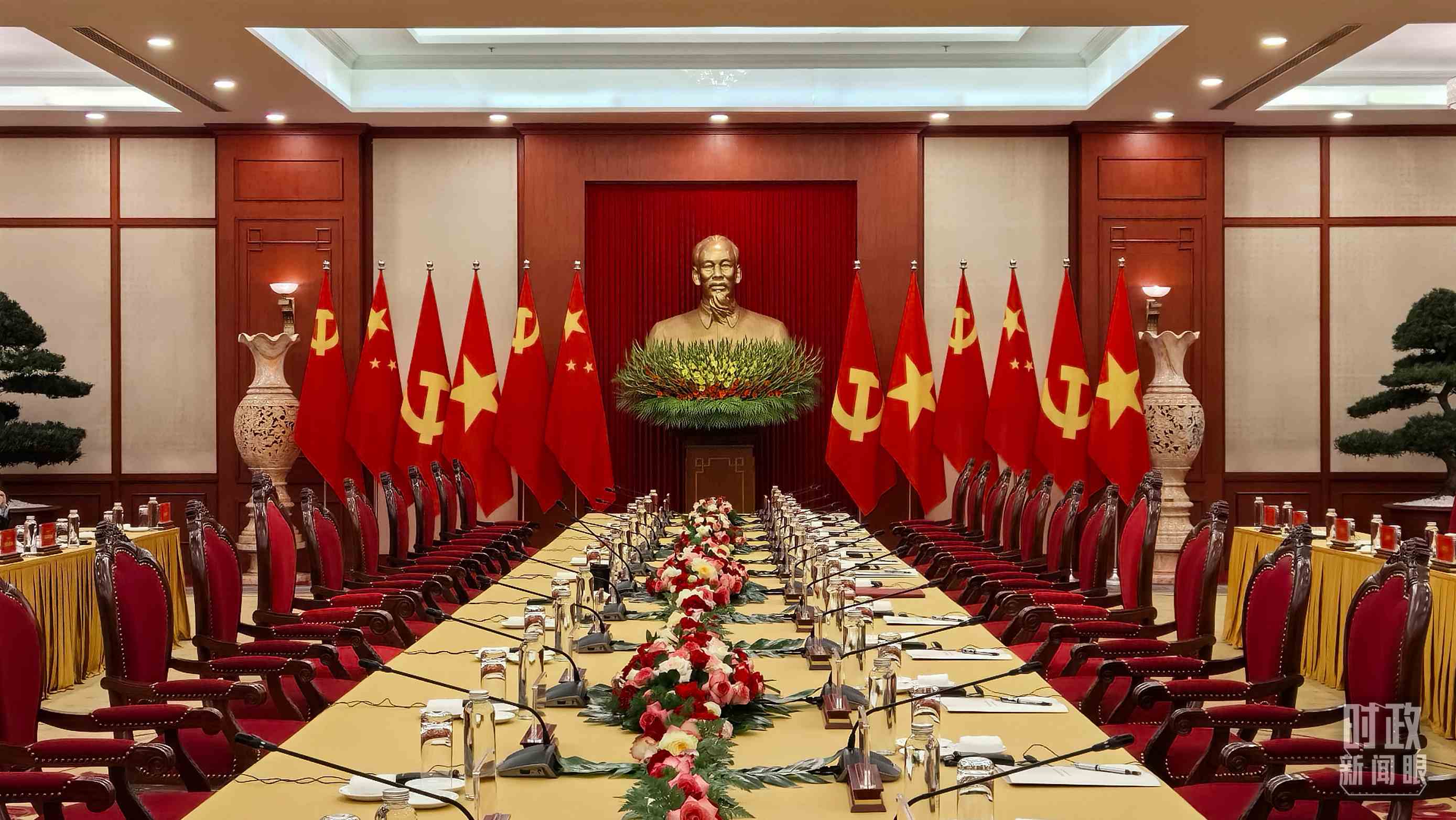 △當(dāng)?shù)貢r間12月12日下午，習(xí)近平在這里與阮富仲舉行會談，這是會談開始前的場景。（總臺央視記者邢彬拍攝）