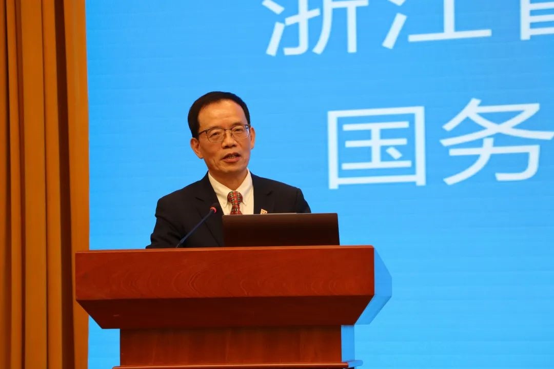 浙江省區(qū)域國別與國際傳播研究智庫聯(lián)盟首席專家、浙江師范大學(xué)非洲區(qū)域國別學(xué)學(xué)部學(xué)術(shù)委員會常務(wù)副主任劉鴻武致辭。主辦方供圖