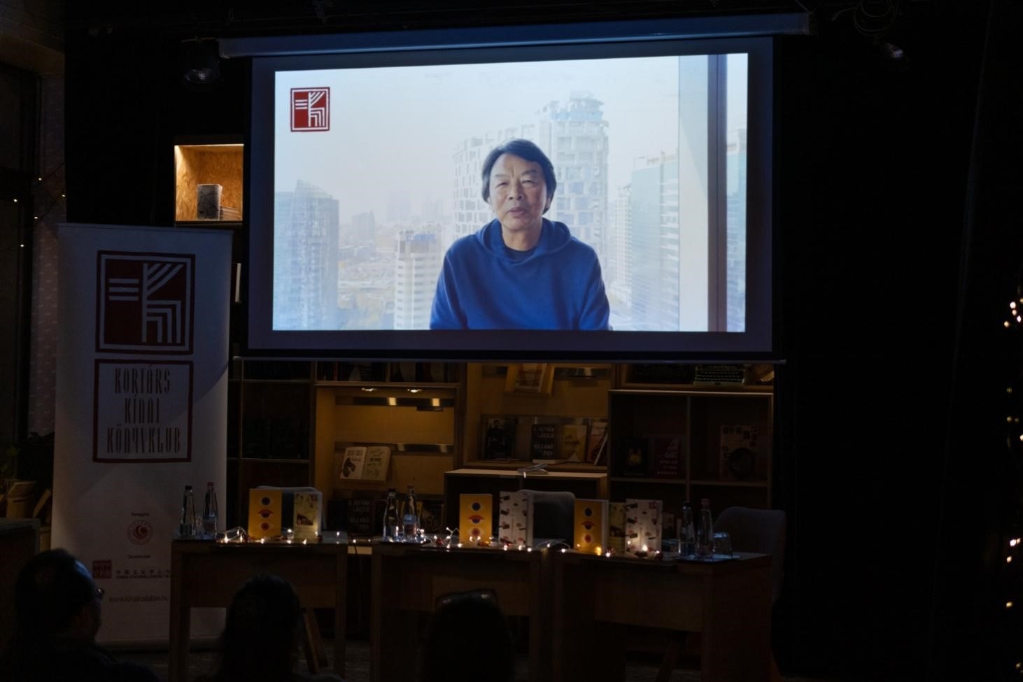 劉震云通過視頻介紹小說。摩爾多瓦尼·巴爾納巴斯攝