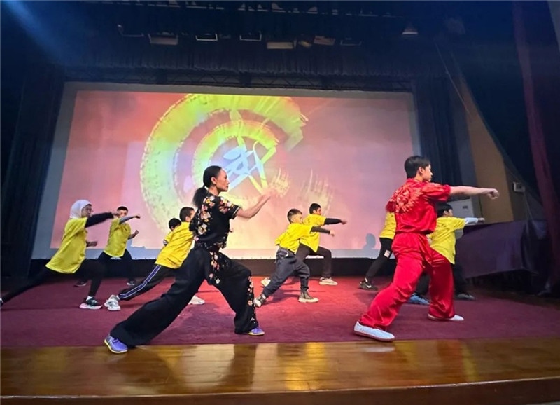 圖為2023“中華文化大樂園—埃及開羅營”閉幕式活動現(xiàn)場。主辦方供圖