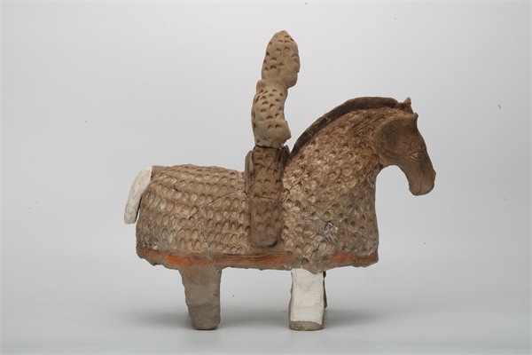 陶鎧甲騎馬俑。國(guó)家文物局供圖