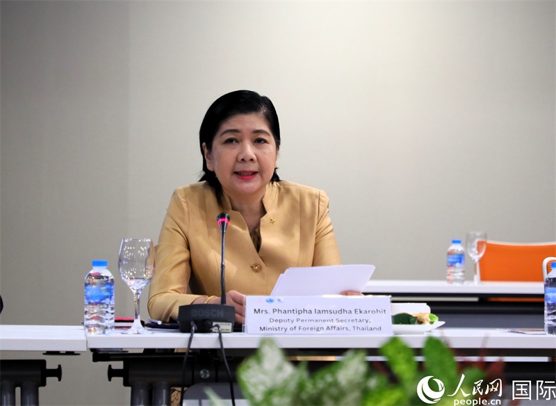 泰國外交部副次長潘提帕作主旨發(fā)言。人民網(wǎng)記者 白元琪攝
