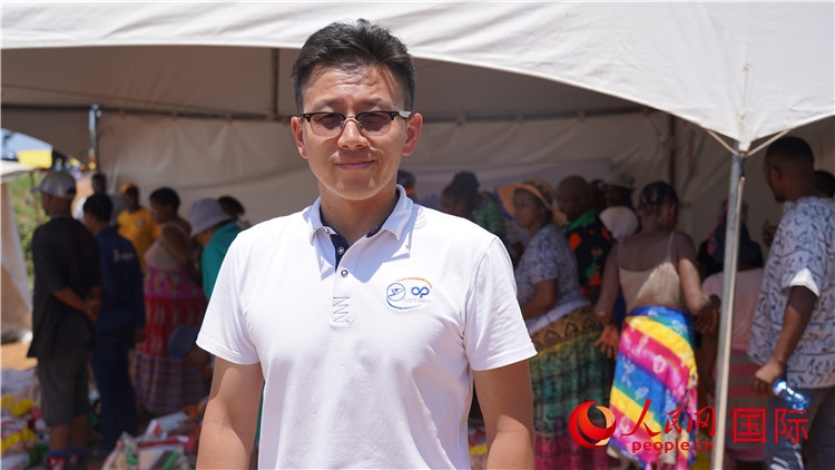 延鋒彼歐南非公司總經(jīng)理張鑫發(fā)言致辭。人民網(wǎng) 張茜攝