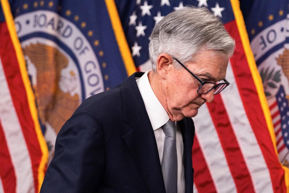 11月1日，美國聯(lián)邦儲備委員會主席鮑威爾在華盛頓出席記者會。新華社發(fā)（亞倫攝）