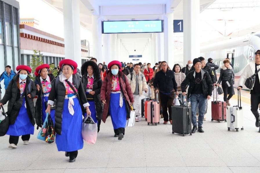 麗香鐵路開通滿月，累計發(fā)送旅客超18萬人次。受訪方供圖