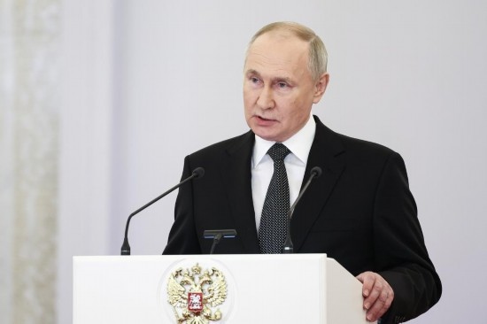 2023年12月8日，俄羅斯總統(tǒng)普京在莫斯科克里姆林宮出席“祖國英雄日”慶祝儀式。新華社/塔斯社