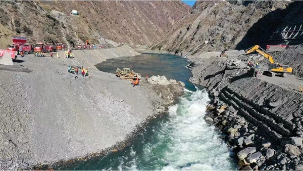 卡拉水電站實(shí)現(xiàn)大江截流。受訪者供圖