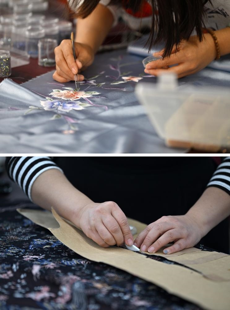 拼版照片：上圖為老美華定制車間的制衣師傅在面料上貼鉆；下圖為老美華定制車間的制衣師傅在面料上劃線（2023年12月8日攝）。天津老美華始創(chuàng)于1911年，歷史上以“千層底”布鞋聞名，是享譽(yù)津門的“中華老字號(hào)”。新華社記者 李然 攝