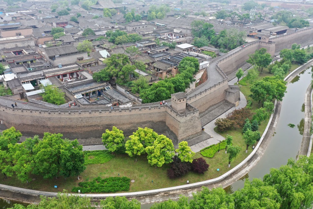 平遙古城一角（2023年5月30日攝，無人機照片）。新華社記者 詹彥 攝