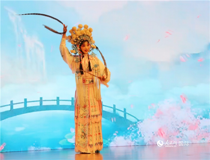 四川省成都市川劇研究院帶來了精彩的川劇演出。人民網(wǎng)記者 李志偉攝