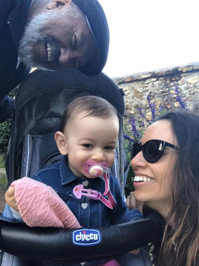 丹尼爾和家人在北京。圖片由受訪者提供