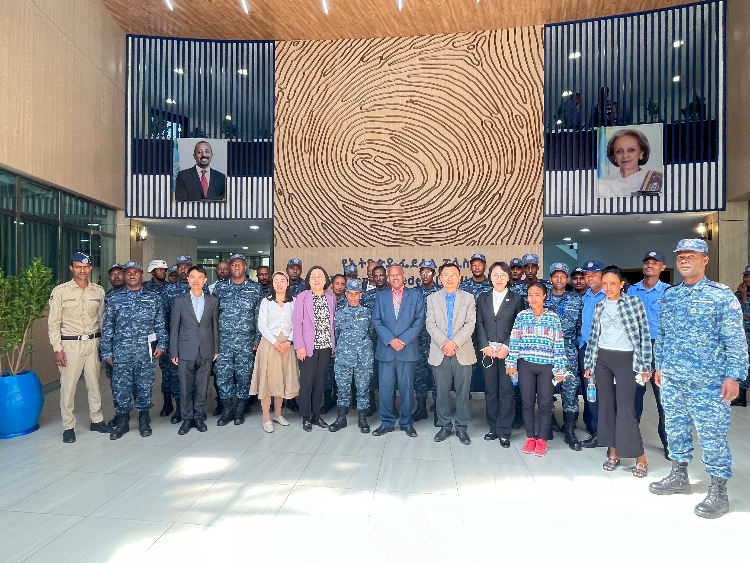 圖為埃塞俄比亞聯(lián)邦警察中文培訓(xùn)班開班儀式現(xiàn)場(chǎng)。亞的斯亞貝巴大學(xué)孔子學(xué)院供圖